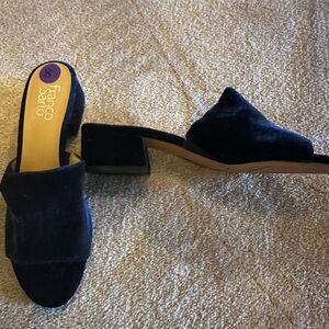 Franco Sarto Women's Navy Velvet slides
